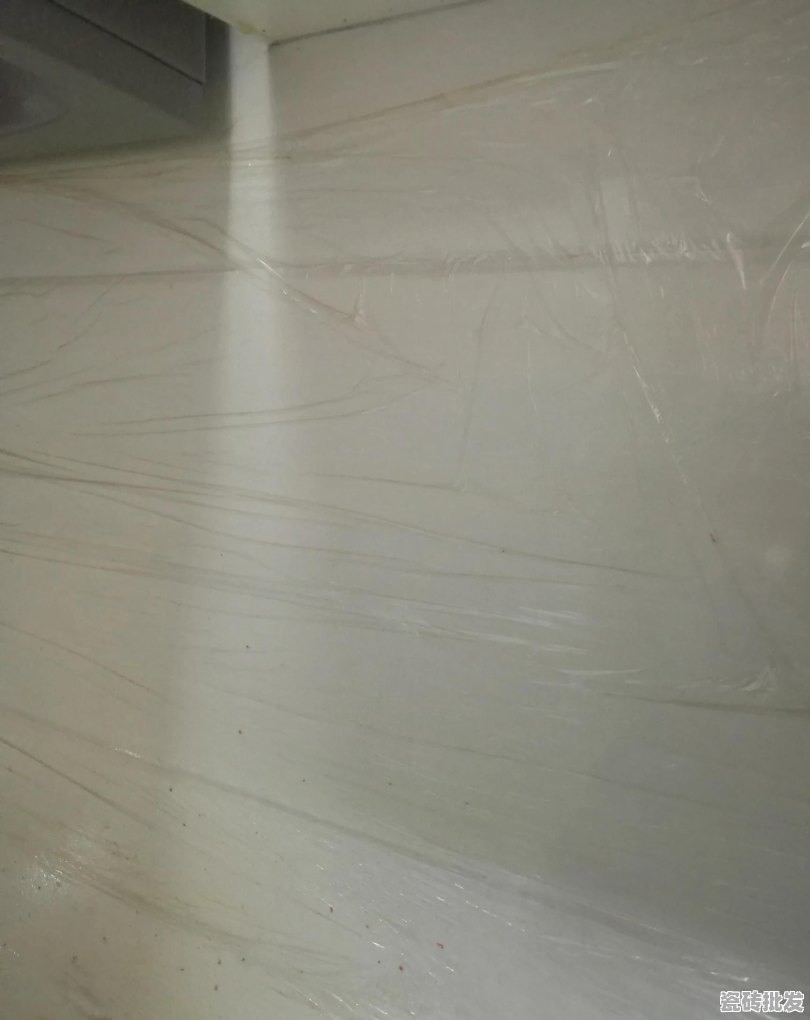 厨房旧瓷砖怎么清洗干净变白 - 优质瓷砖批发网