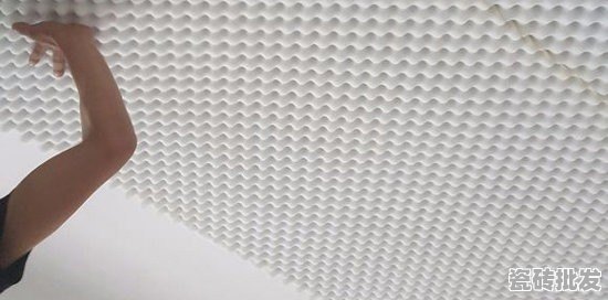瓷砖上墙顶怎么做隔音效果好 - 优质瓷砖批发网