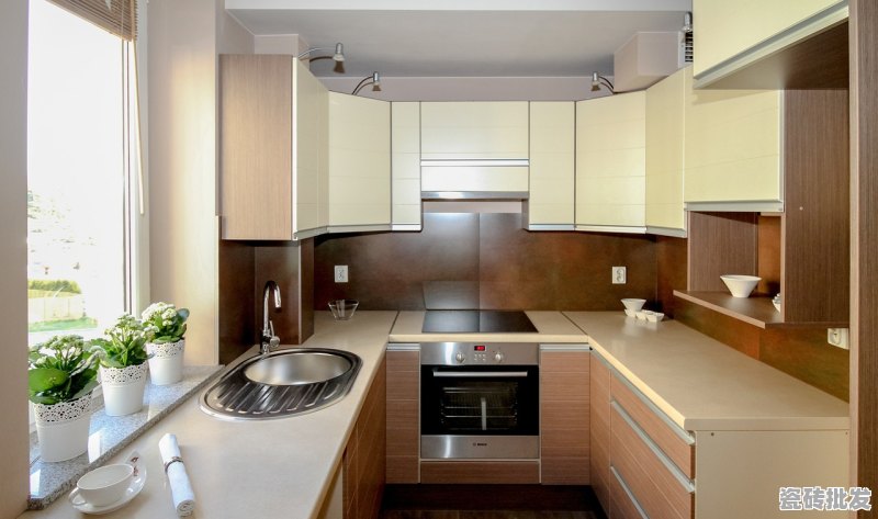厨房橱柜漏风怎么处理 - 优质瓷砖批发网