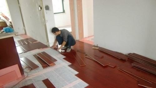 二手房不想大动，地砖上能直接铺地板吗 - 优质瓷砖批发网