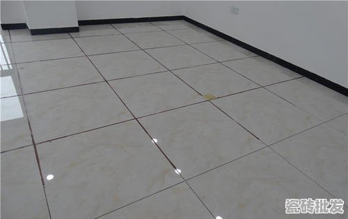 贴地板砖用什么材料代替水泥及沙子 - 优质瓷砖批发网